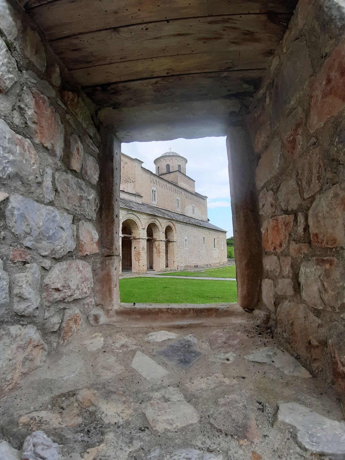 Sopoćani frescoes and interior details